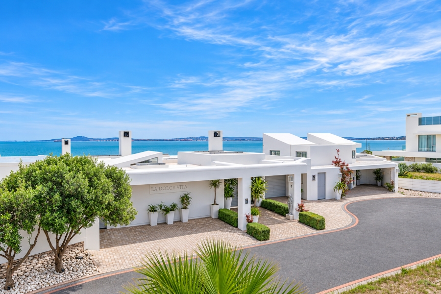 4 Bedroom Property for Sale in Paradise Beach Western Cape